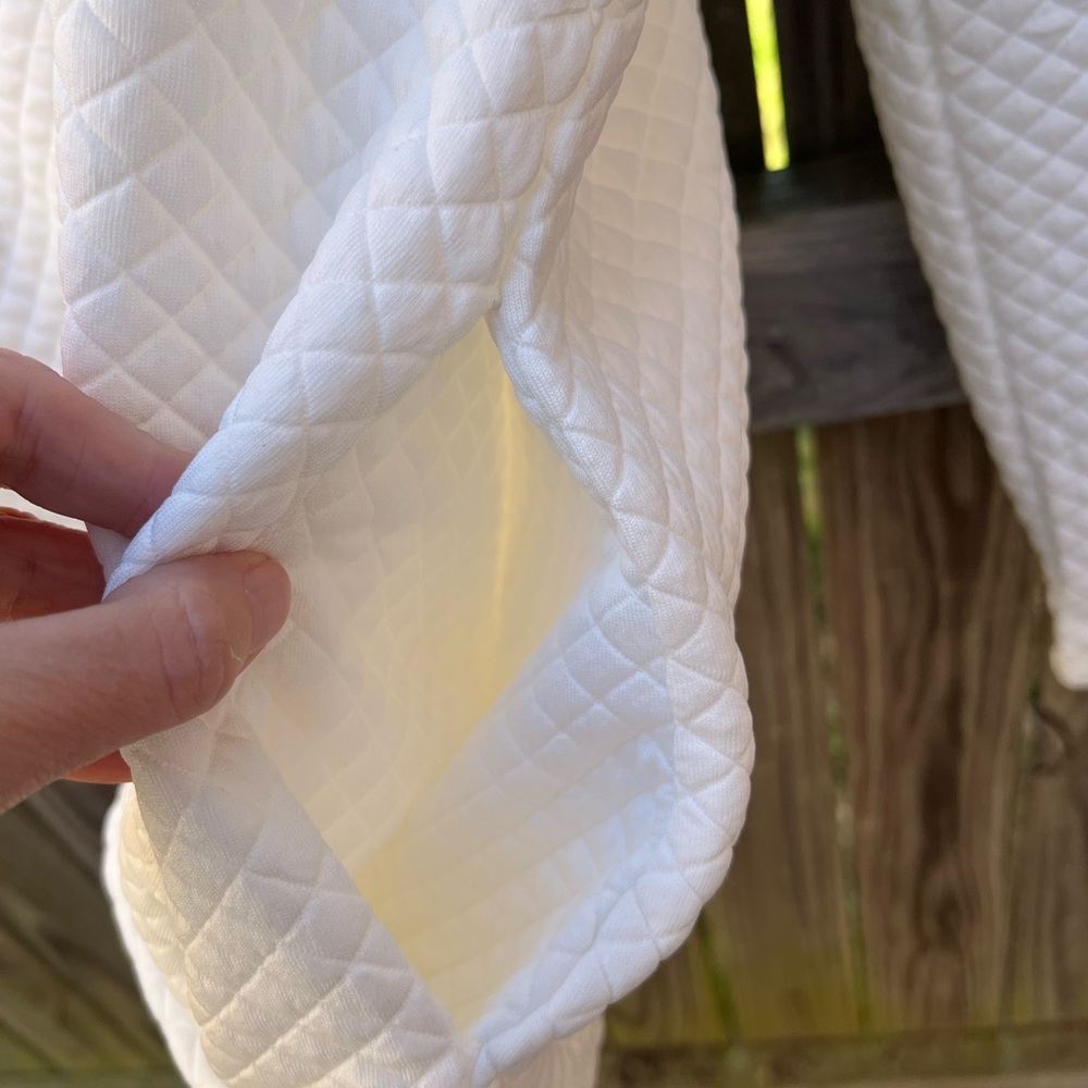 👗 BTFBM White Quilted Pullover with Brown Accents - Picture 9 of 9